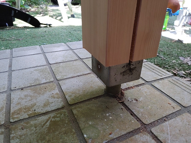 玄関柱とタイルの取り合い